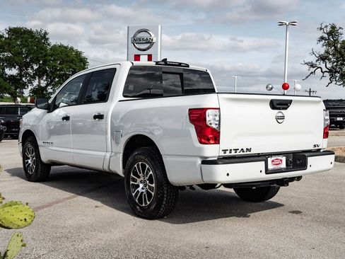 Used 2024 Nissan Titan SV RWD image 7
