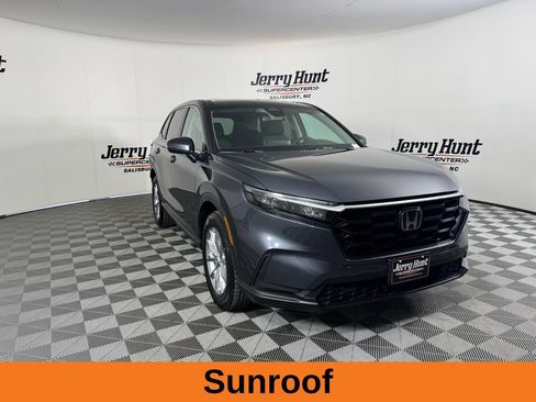 Used 2025 Honda CR-V EX image 5