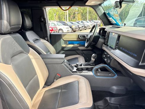 Used 2023 Ford Bronco Wildtrak AWD/4WD image 30
