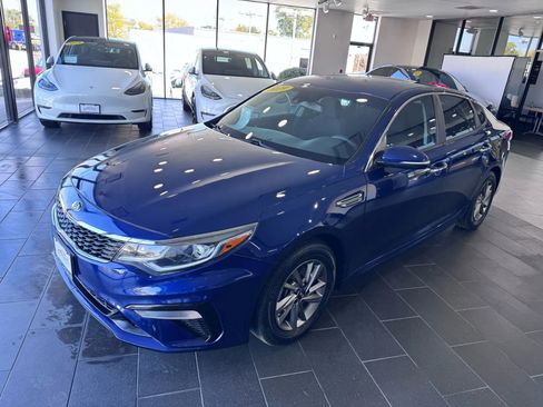 Used 2019 Kia Optima LX image 2