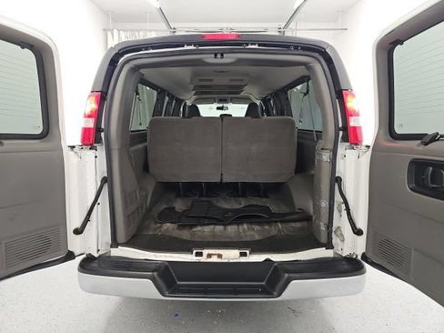 Used 2017 Chevrolet Express 3500 LT w/ LT Preferred Equipment Group RWD image 24