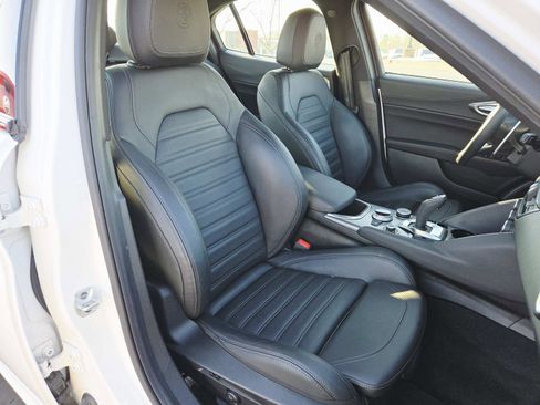 Used 2024 Alfa Romeo Giulia Veloce image 17