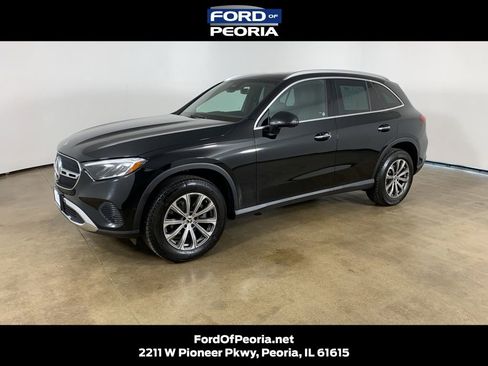 Used 2025 Mercedes-Benz GLC 300 4MATIC image 1