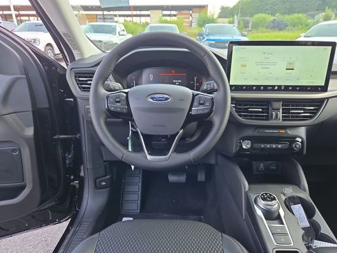 New 2025 Ford Escape SE image 14