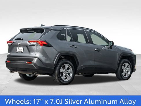 Used 2025 Toyota RAV4 LE AWD/4WD image 7