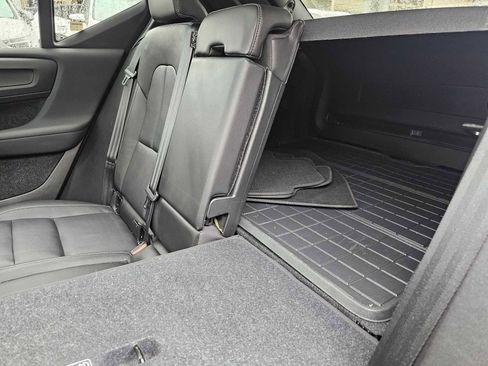 Certified 2024 Volvo XC40 B5 Plus w/ Climate Package image 20