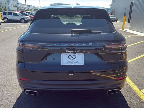 Used 2022 Porsche Cayenne image 7