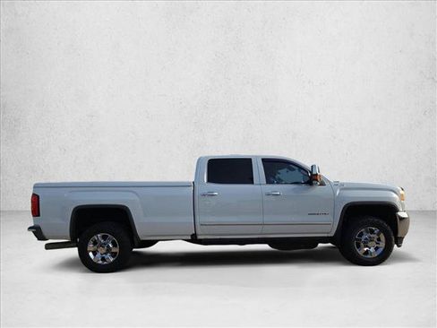 Used 2016 GMC Sierra 2500 SLT w/ Duramax Plus Package AWD/4WD image 4