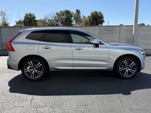 Used 2019 Volvo XC60 T5 Momentum w/ Premium Package image 7