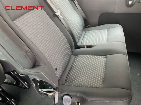 Used 2023 Ford Transit 350 XLT image 29