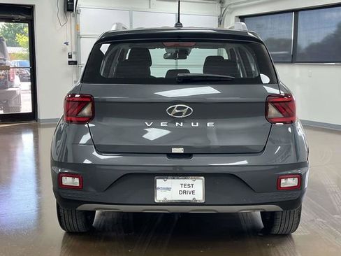 Used 2025 Hyundai Venue SEL FWD image 7