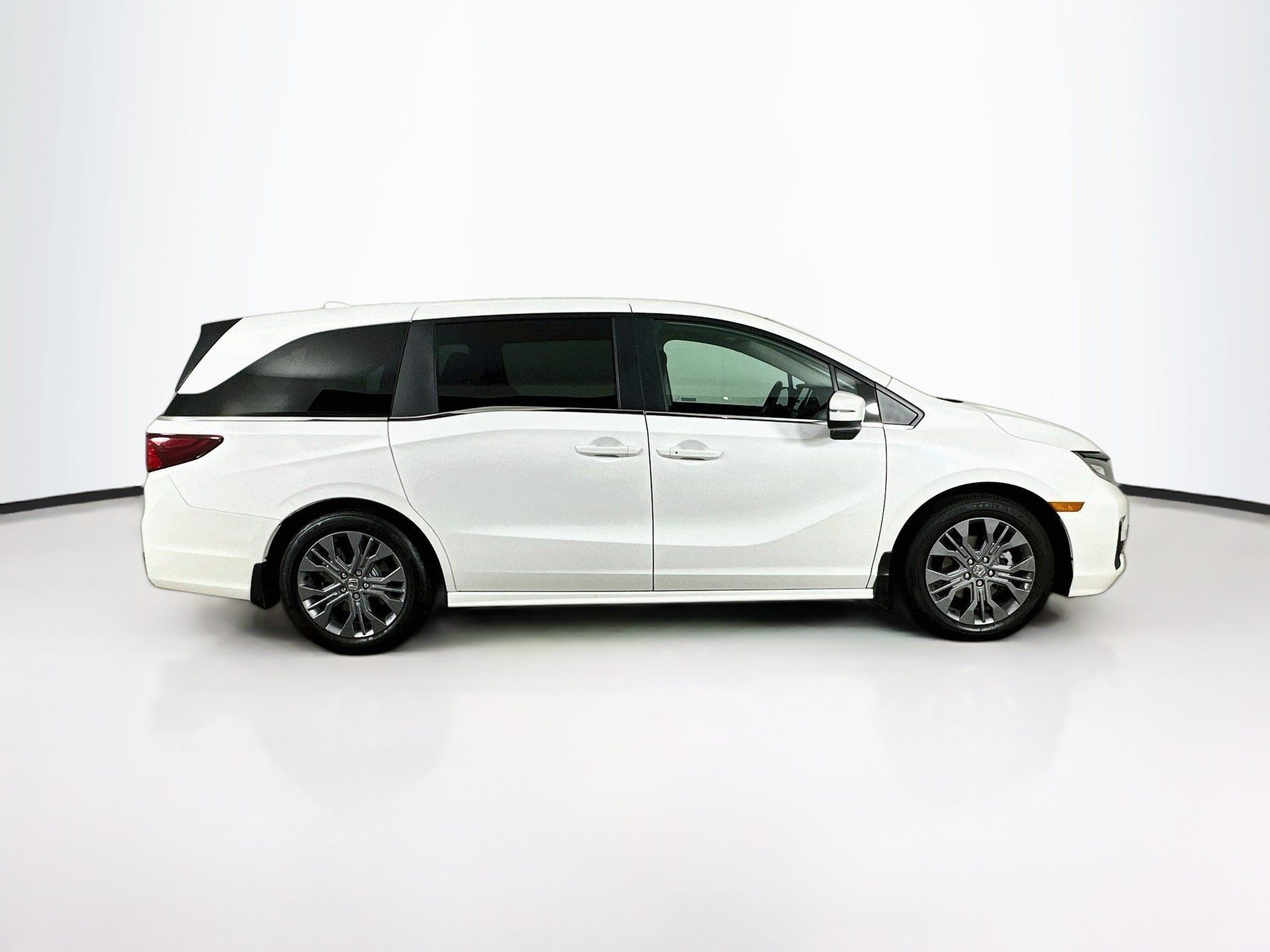 Used 2025 Honda Odyssey Touring image 10