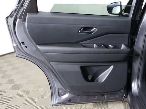 Used 2023 Nissan Pathfinder S AWD/4WD image 22