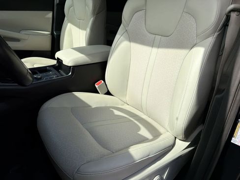 Used 2022 Kia Sorento S w/ Panoramic Sunroof Package AWD/4WD image 17