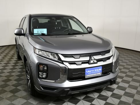 Used 2022 Mitsubishi Outlander Sport ES image 3