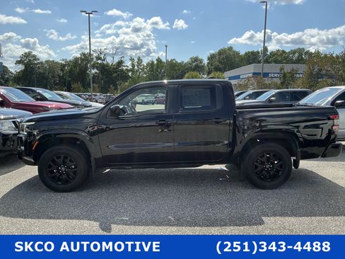 Used 2023 Nissan Frontier SV w/ Midnight Edition Package AWD/4WD image 2