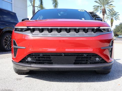 Used 2024 Jeep Wagoneer Launch Edition image 13