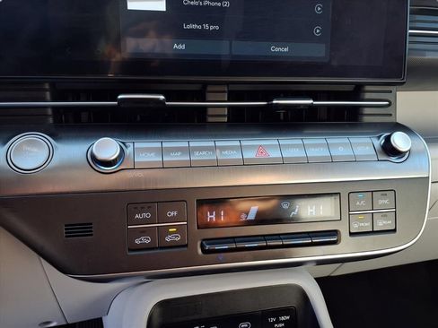 Used 2025 Hyundai Kona SEL image 8