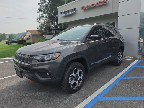 Used 2022 Jeep Compass Trailhawk AWD/4WD image 8