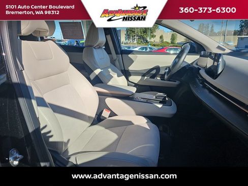 Used 2024 Nissan Ariya AWD image 29