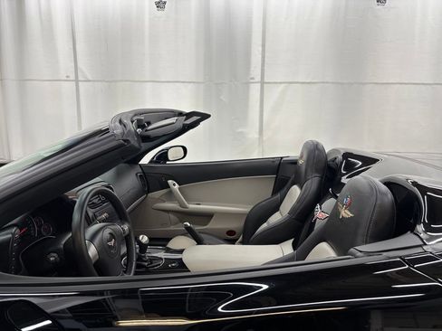 Used 2008 Chevrolet Corvette Convertible w/ Preferred Equipment Group image 21