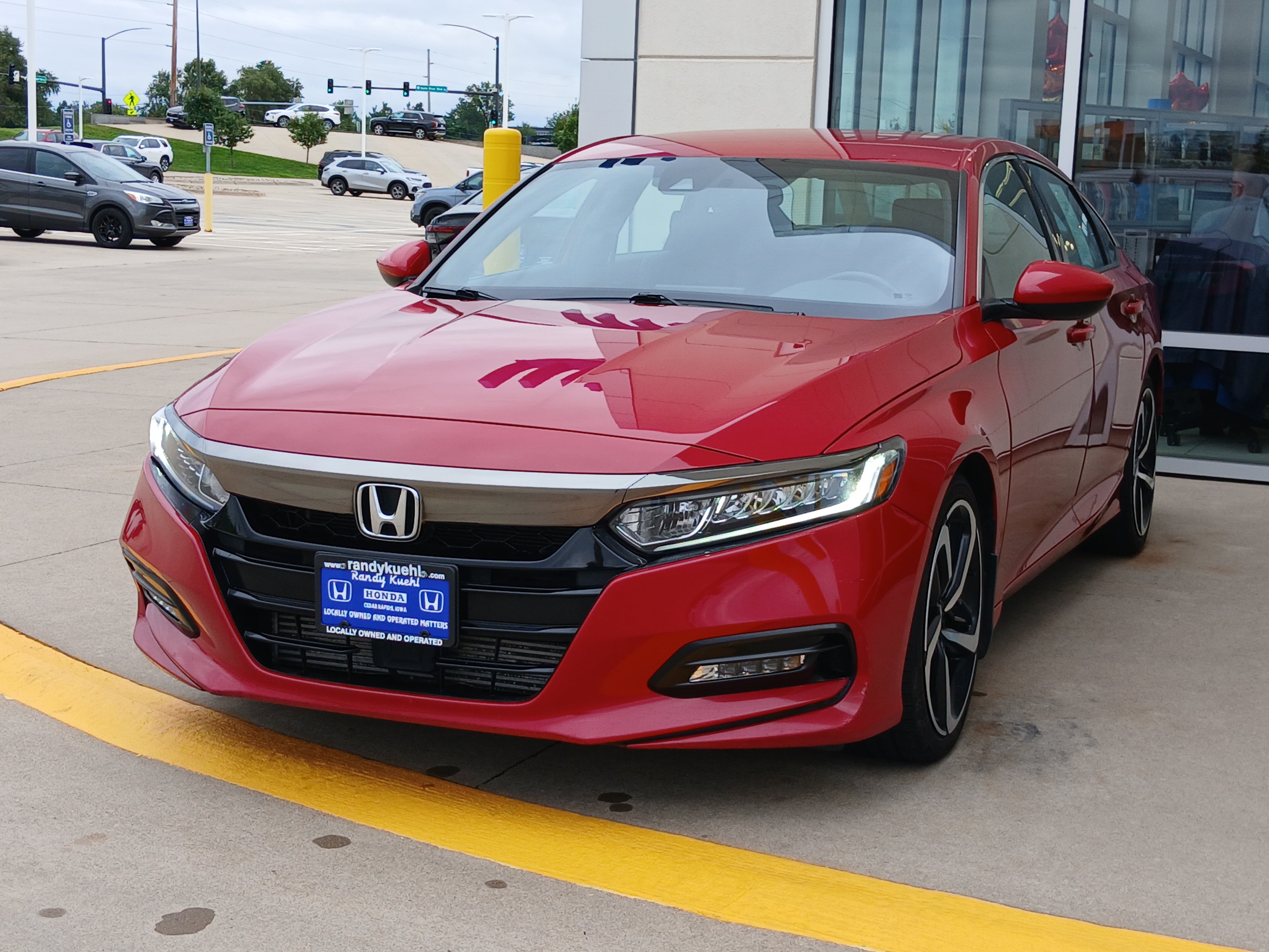 Used 2019 Honda Accord Sport image 3
