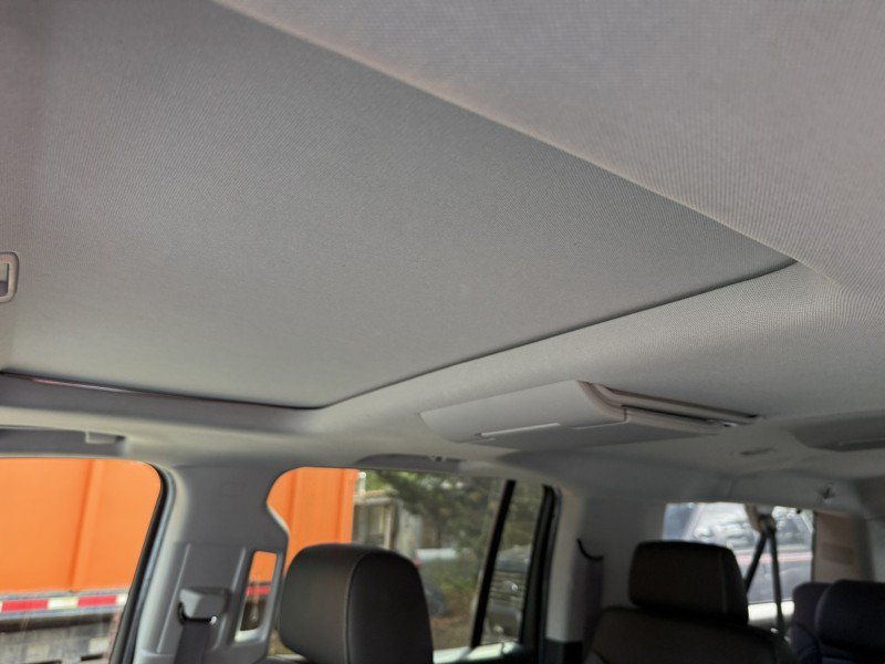 Used 2017 Chevrolet Suburban LT RWD image 6