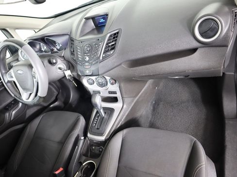 Used 2014 Ford Fiesta SE image 12