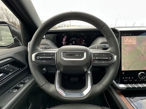 Used 2025 GMC Yukon XL Denali w/ Sun & Power Step Package image 10