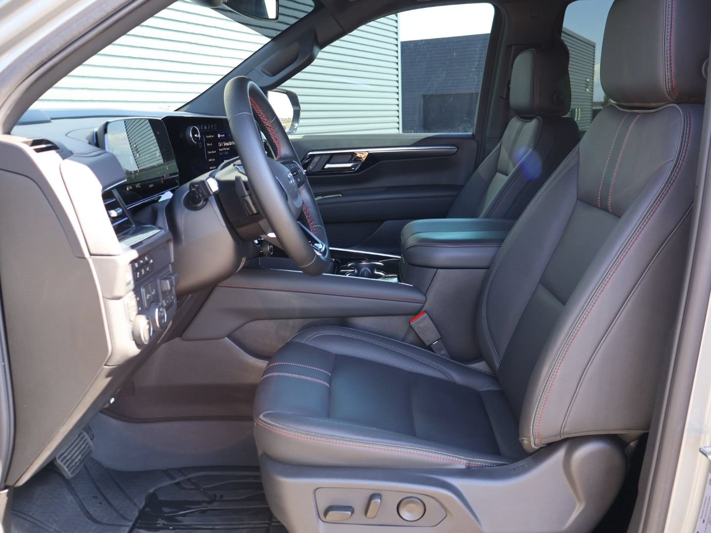 Used 2026 Chevrolet Tahoe RST w/ Comfort Package AWD/4WD image 22