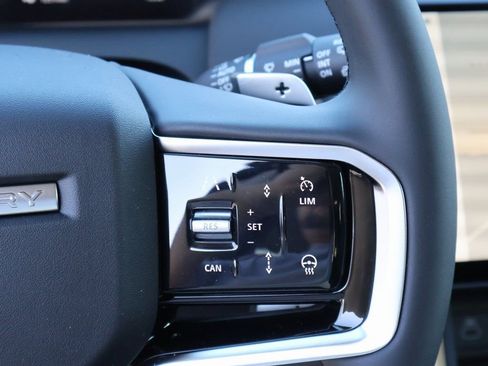 New 2025 Land Rover Discovery Sport S AWD/4WD image 33