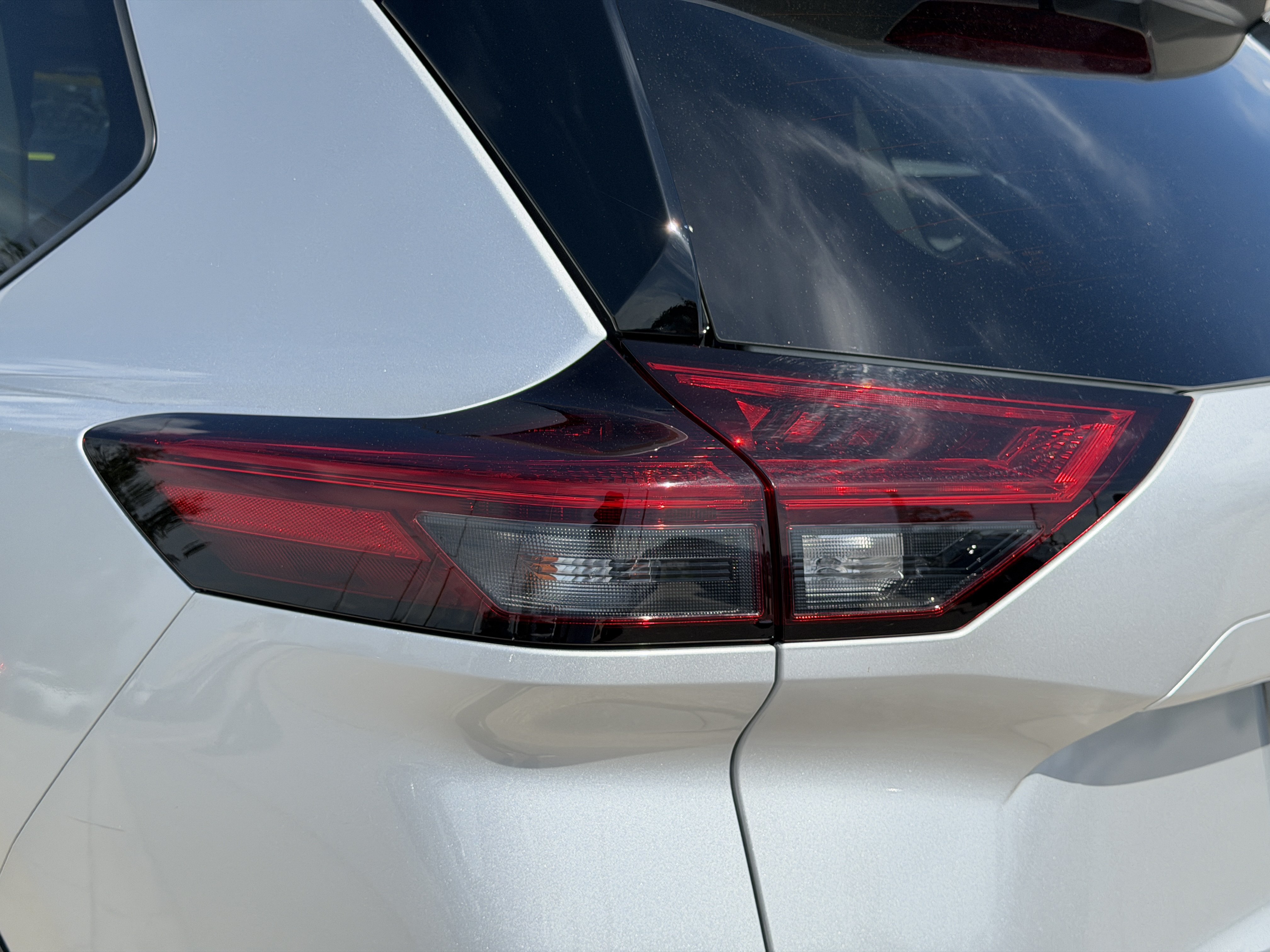 Used 2021 Nissan Rogue SL FWD image 10