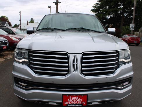 Used 2015 Lincoln Navigator L 4WD image 2