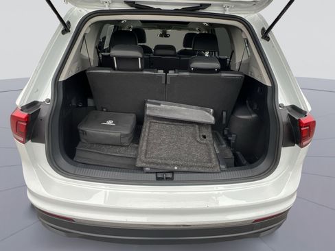 Used 2022 Volkswagen Tiguan SE image 25