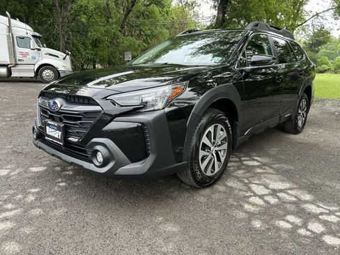 Certified 2025 Subaru Outback Premium AWD/4WD image 4
