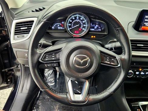 Used 2018 MAZDA MAZDA3 Touring FWD image 13