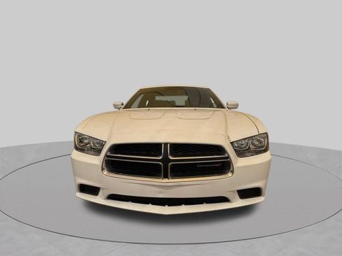 Used 2014 Dodge Charger SE RWD image 1