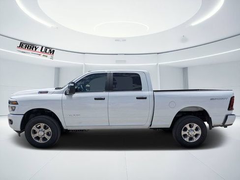 New 2026 RAM 2500 Big Horn AWD/4WD image 6