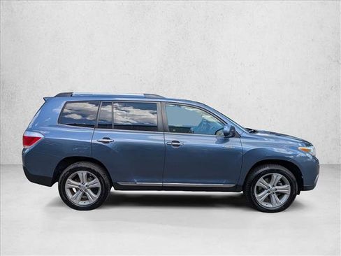 Used 2013 Toyota Highlander Limited AWD/4WD image 4