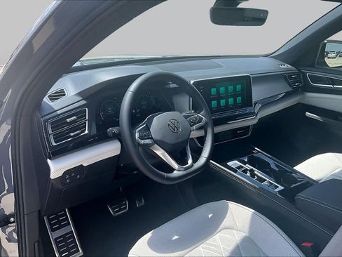 Used 2024 Volkswagen Atlas Cross Sport SEL Premium R-Line AWD/4WD image 16
