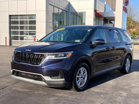 Used 2023 Kia Carnival LX FWD image 9