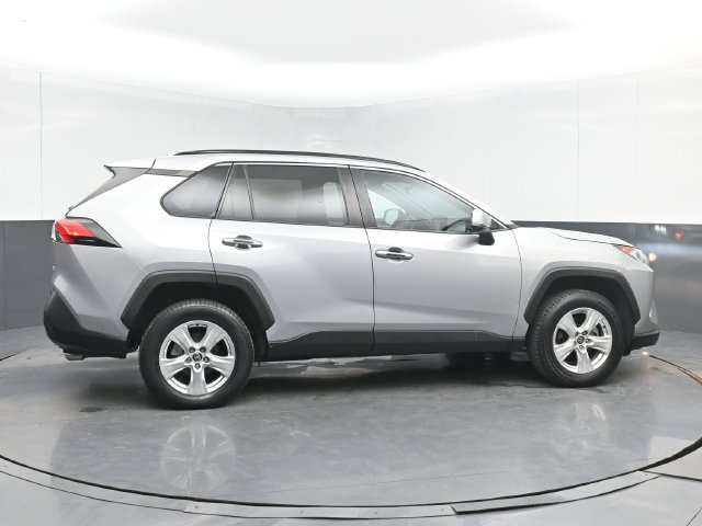 Used 2021 Toyota RAV4 XLE w/ Convenience Package FWD image 15