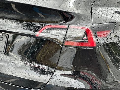 Used 2022 Tesla Model Y Performance image 25