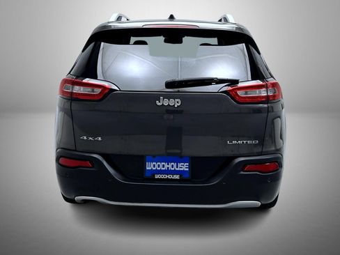 Used 2018 Jeep Cherokee Limited AWD/4WD image 6