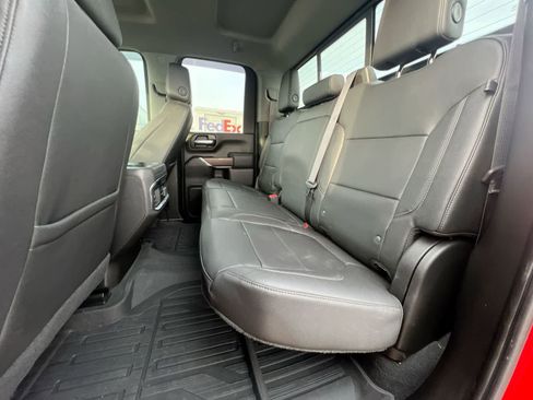 Used 2022 GMC Sierra 2500 SLT w/ SLT Preferred Package image 19