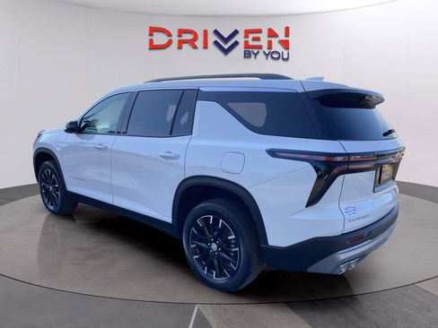 New 2026 Chevrolet Traverse LT w/ Sun and Wheel Package image 3