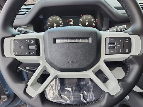 New 2024 Land Rover Defender 110 SE image 16