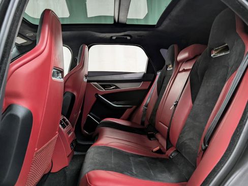 Used 2022 Jaguar F-PACE SVR image 19