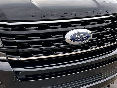 Used 2021 Ford Expedition Limited AWD/4WD image 31