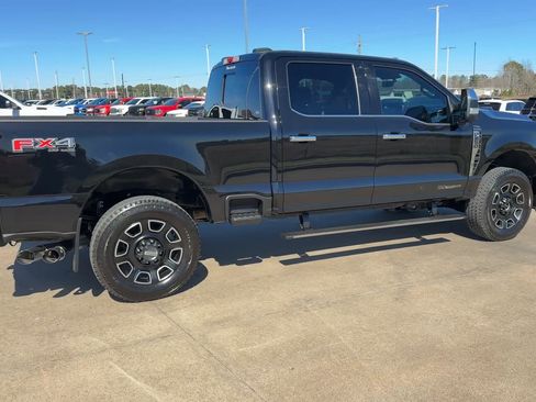 Used 2024 Ford F250 Platinum image 9